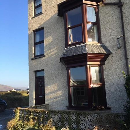 First Floor Apartment With Mountain Views Tywyn Exterior photo