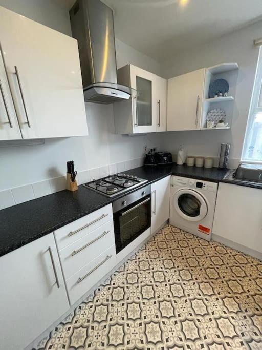 First Floor Apartment With Mountain Views Tywyn Exterior photo